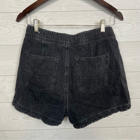 American Eagle Black Denim Mom Shorts Size 6 - Picture 4 of 8